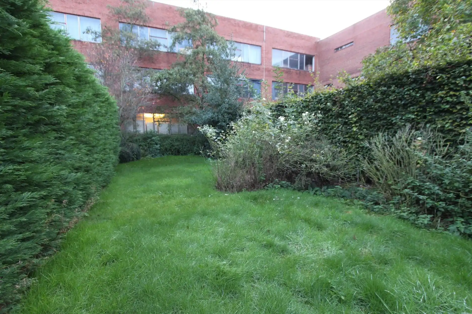 Gelijkvloers appartement met 2 slaapkamers en garage te Handzame foto 13