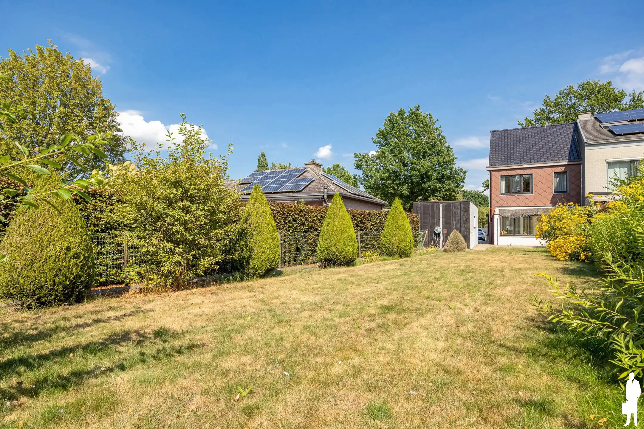 Statige gezinswoning met ruime tuin en garage op topligging  foto 15