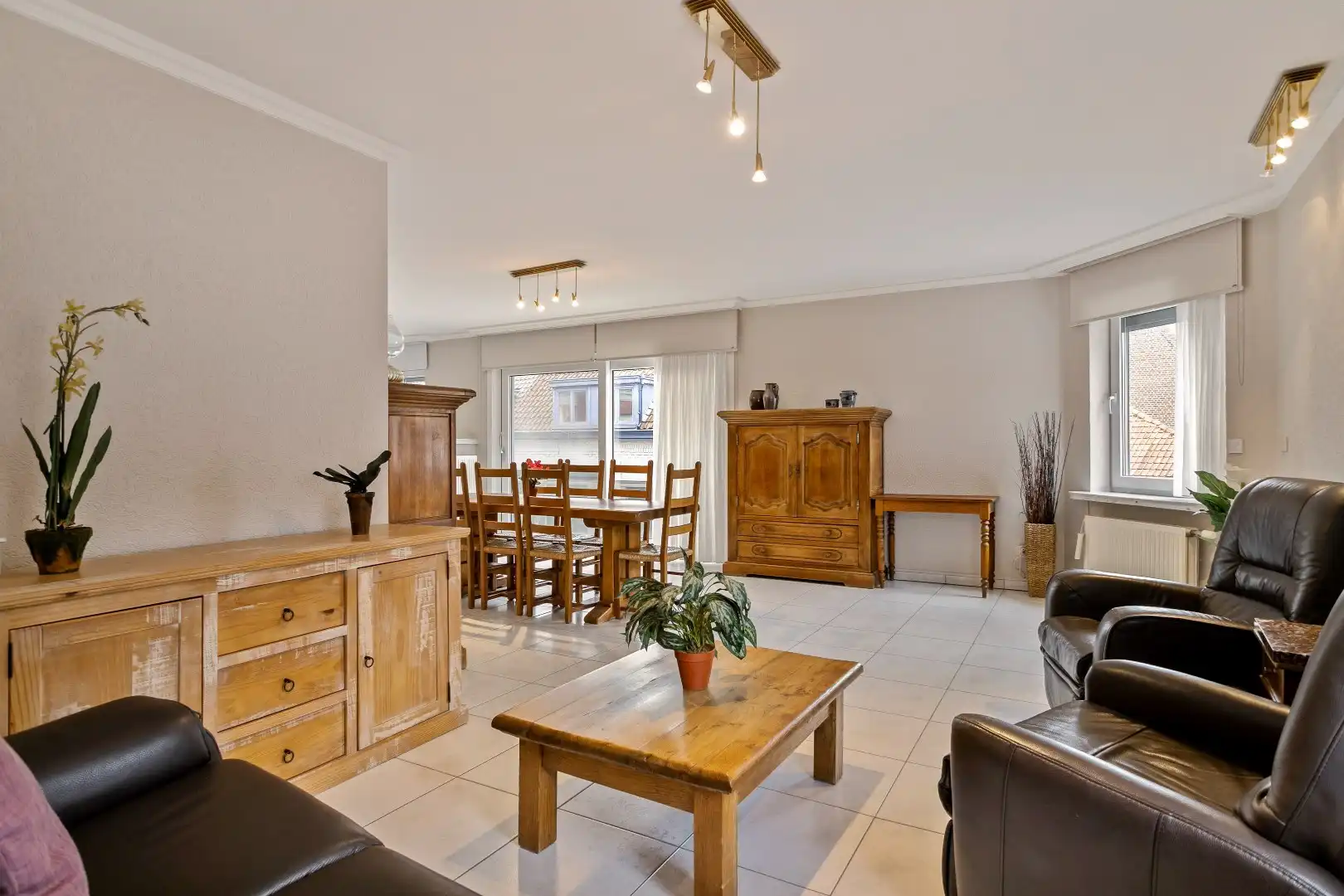 Mooi, lichtrijk appartement met garage in Lauwe centrum! foto 5