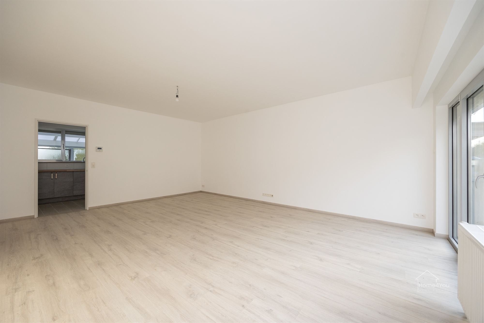 Vernieuwd en zonnig 2 slaapkamer appartement foto 5