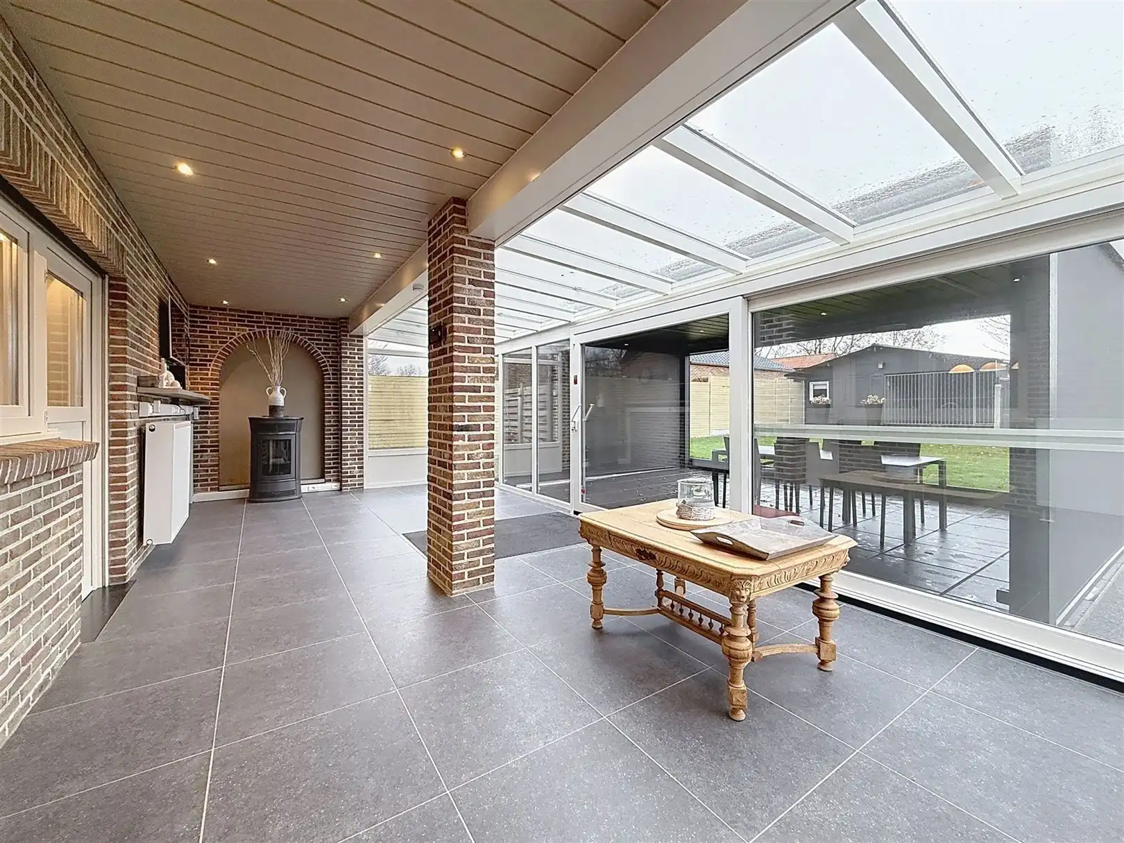 Ruime open bebouwing met 4 slpks, veranda, tuin, garage, 8a  foto 14