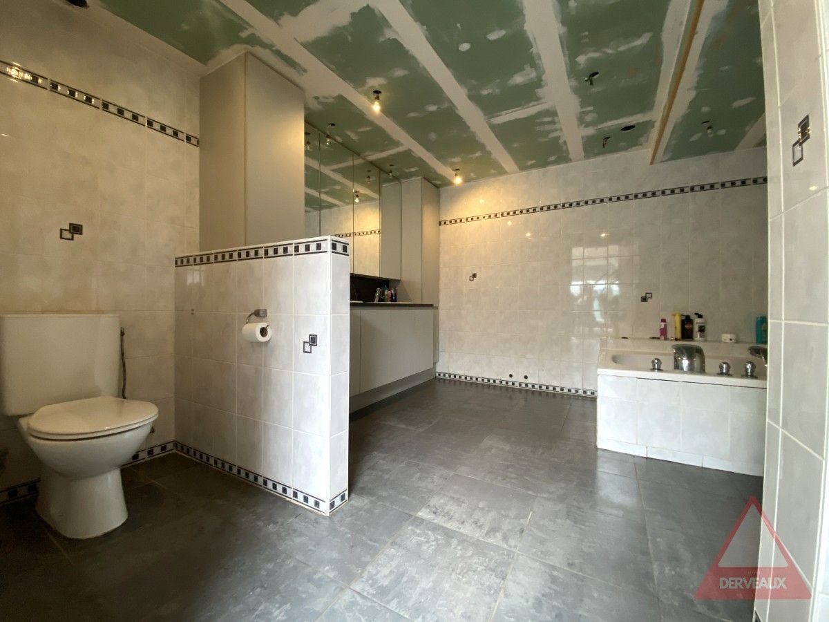 Hooglede – Open woning met loods, dubbele garage en lift op centrale ligging foto 10