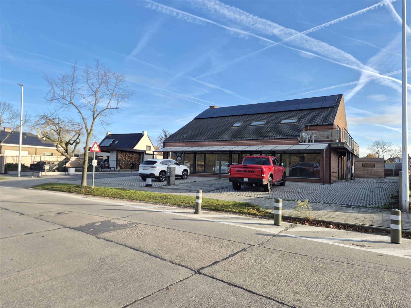 Handelsruimte met aansluitend appartement foto 2