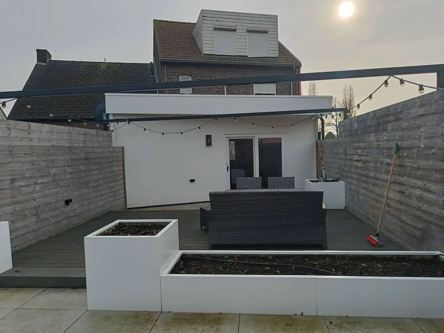 Gerenoveerd appartement met 3 slaapkamers foto 24