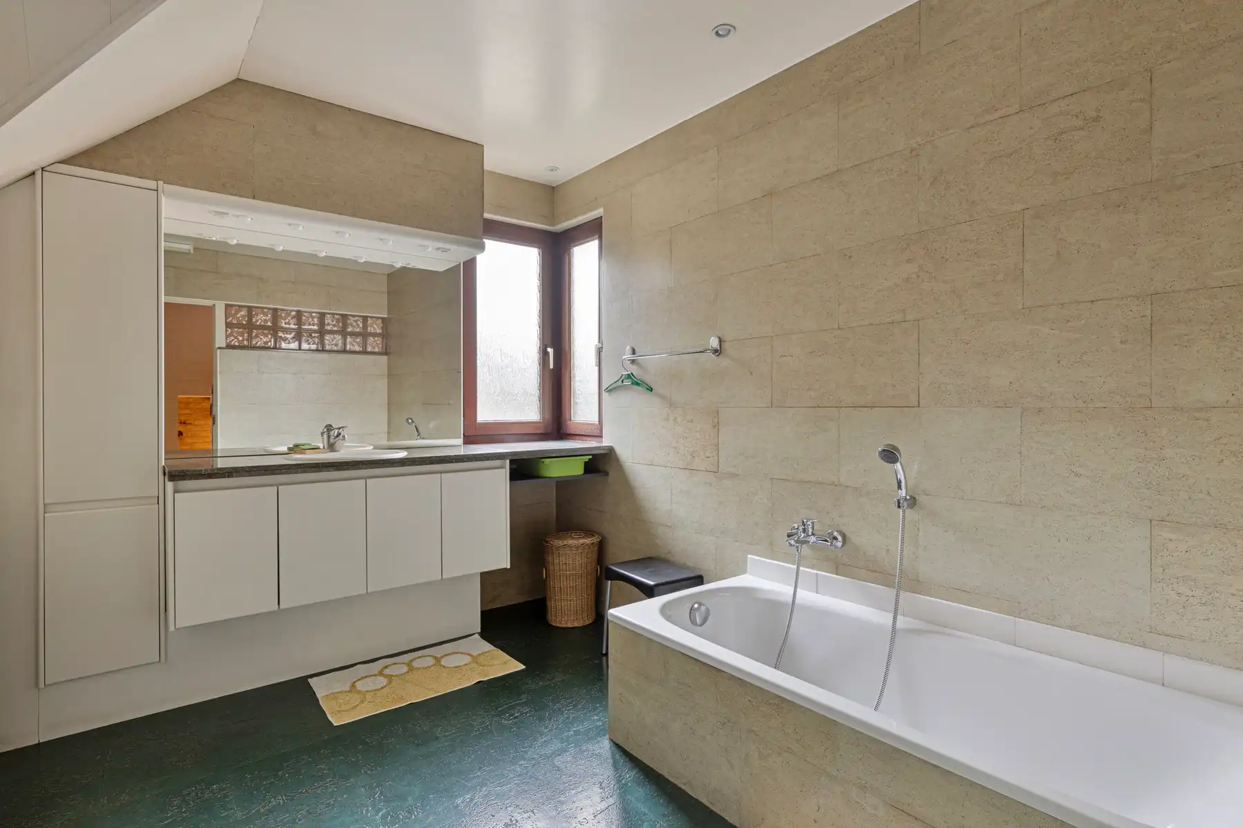 Ruime villa met LOODS! foto 13