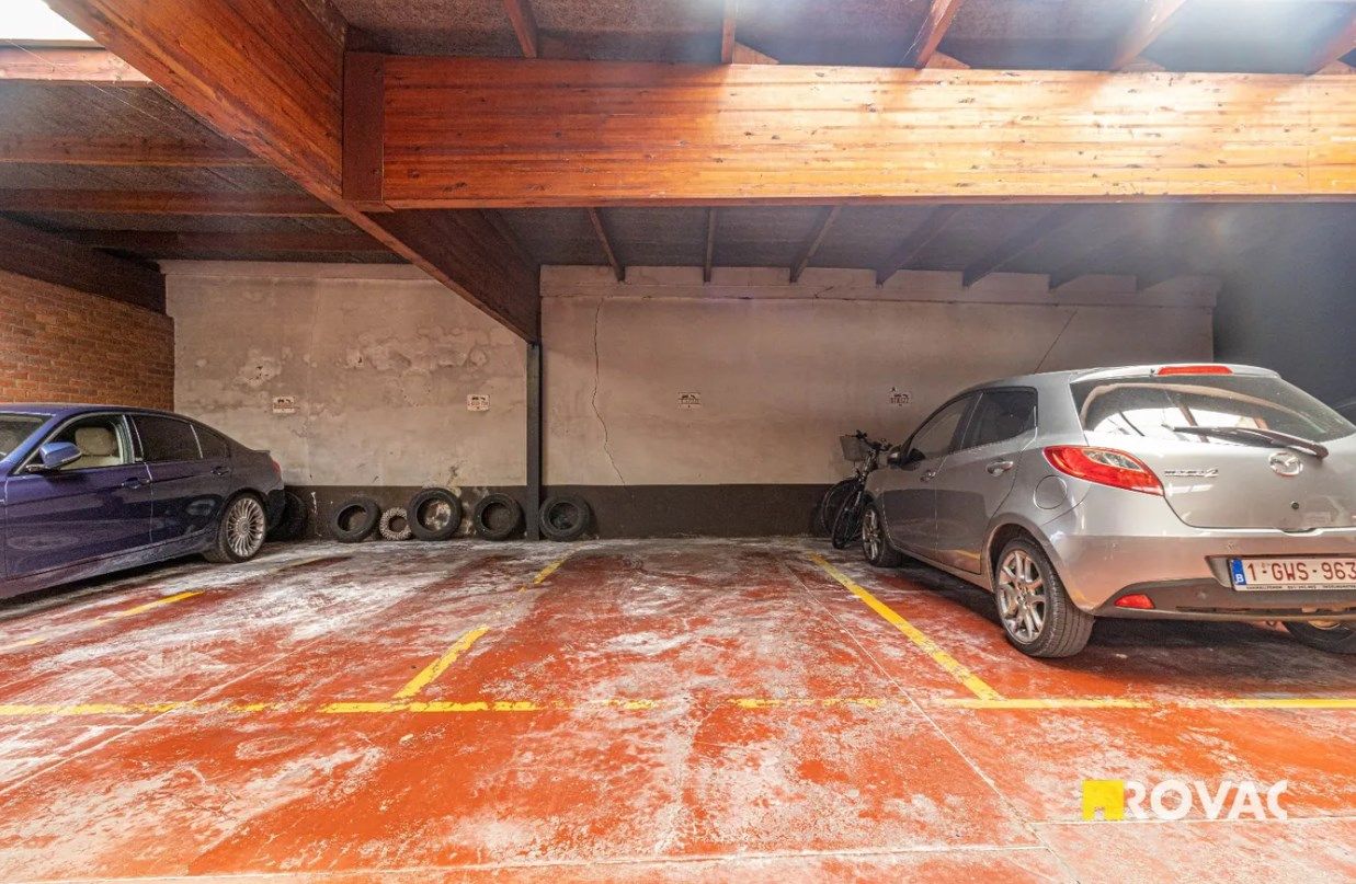 Op te frissen appartement met staanplaats en berging foto 12