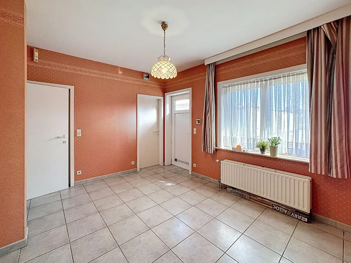 Handelspand/praktijkruimte gelegen in de dorpskern van Merendree foto 6