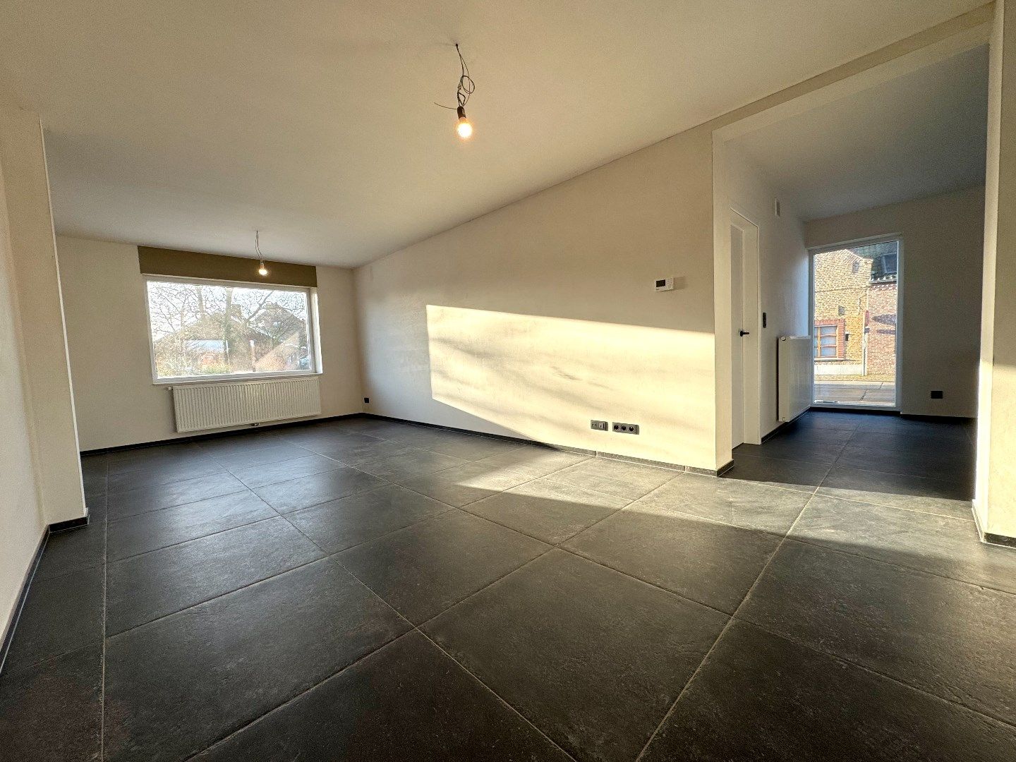 GERENOVEERDE HALFOPEN WONING MET 3 SLPKS, 2 BADKAMERS, TUIN EN GARAGE foto 10