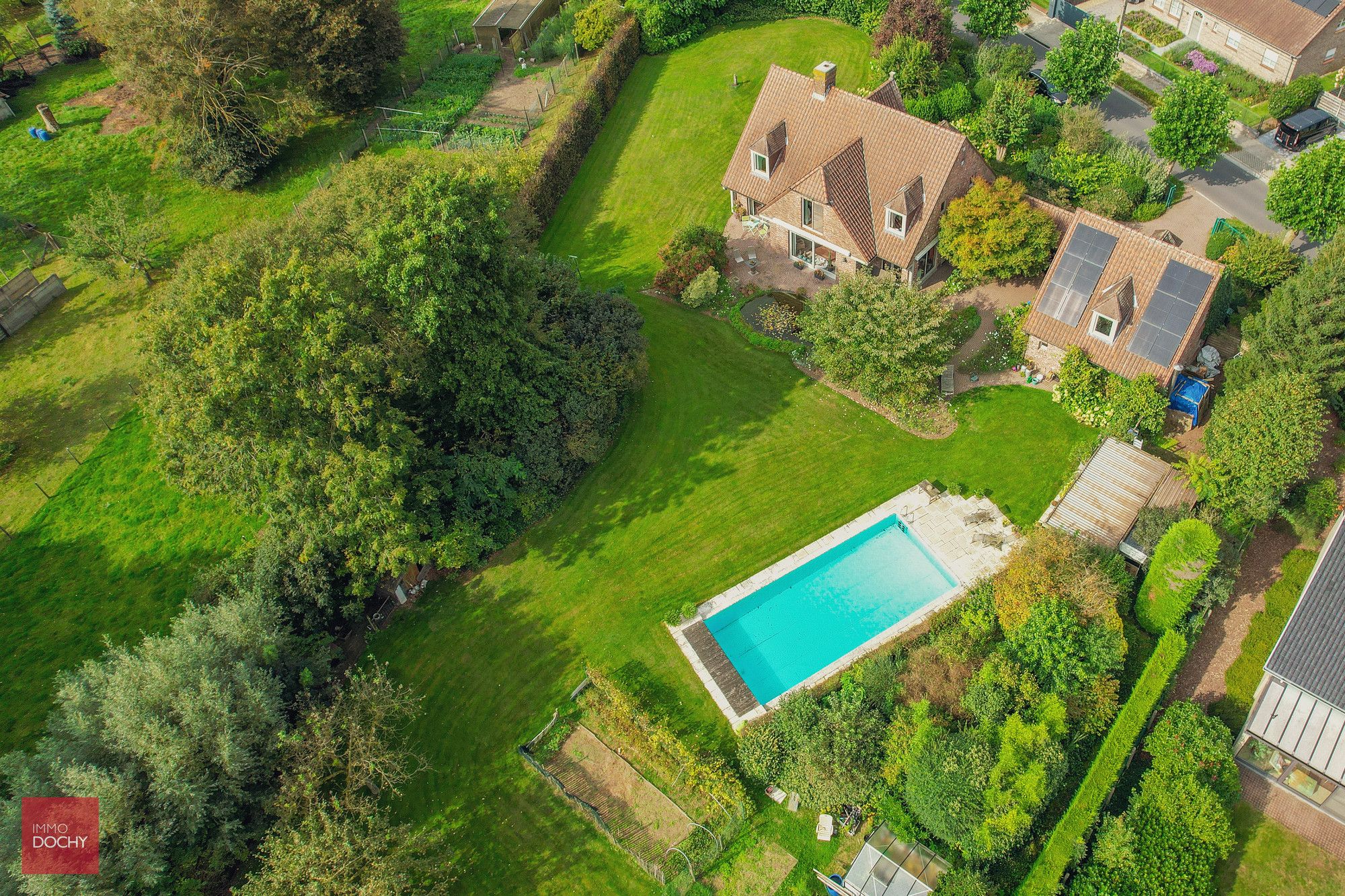 Goed gelegen villa op prachtig stuk (bouw)grond foto 1