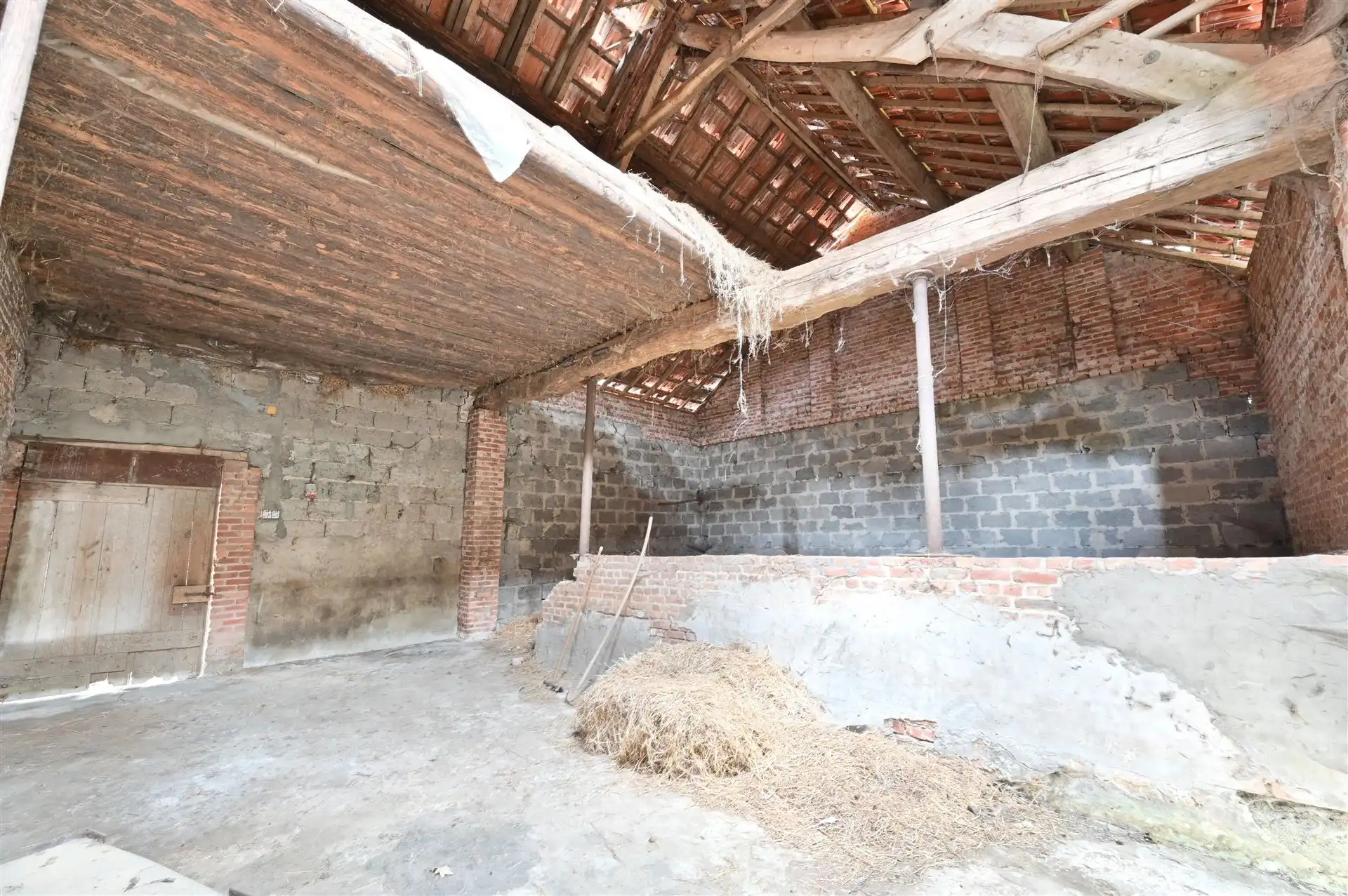 Te renoveren hoeve op rustige locatie foto 21