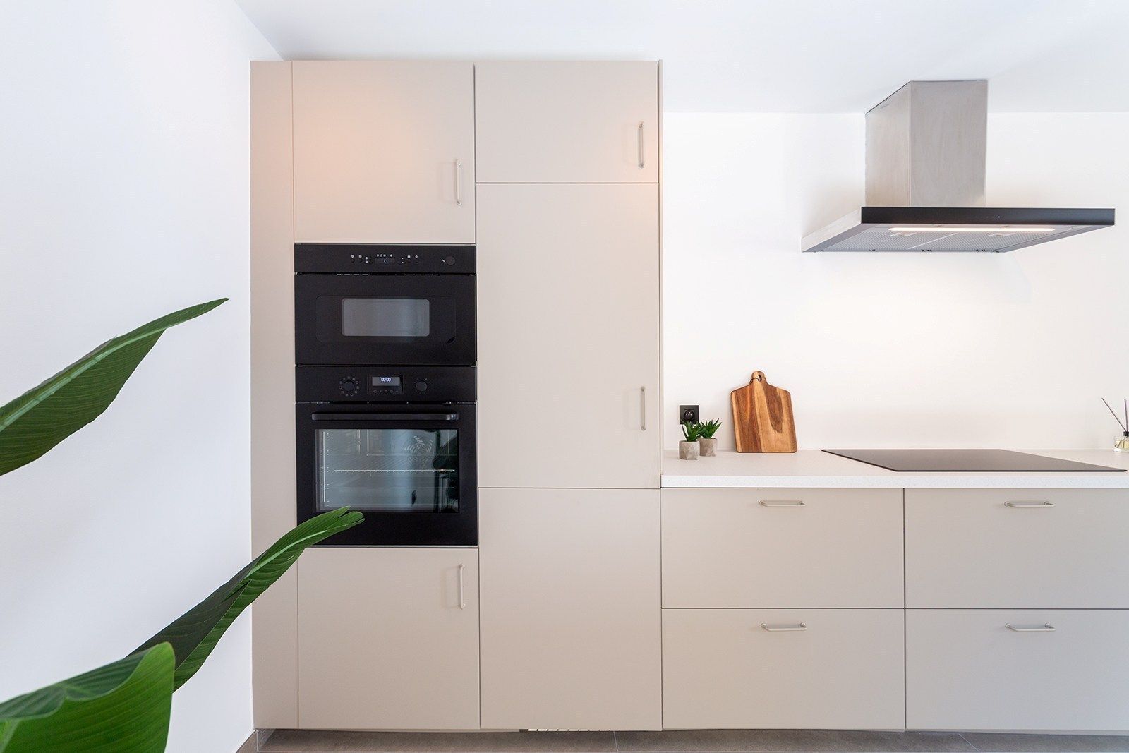 Volledig gerenoveerde, instapklare woning (196 m²) met 5 slaapkamers, moderne keuken & tuin foto 3