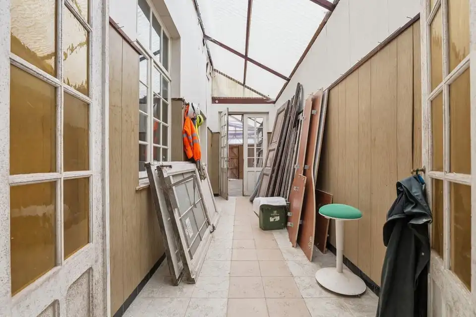 AUTHENTIEK TE RENOVEREN HERENHUIS IN SINT-TRUIDEN. foto 5