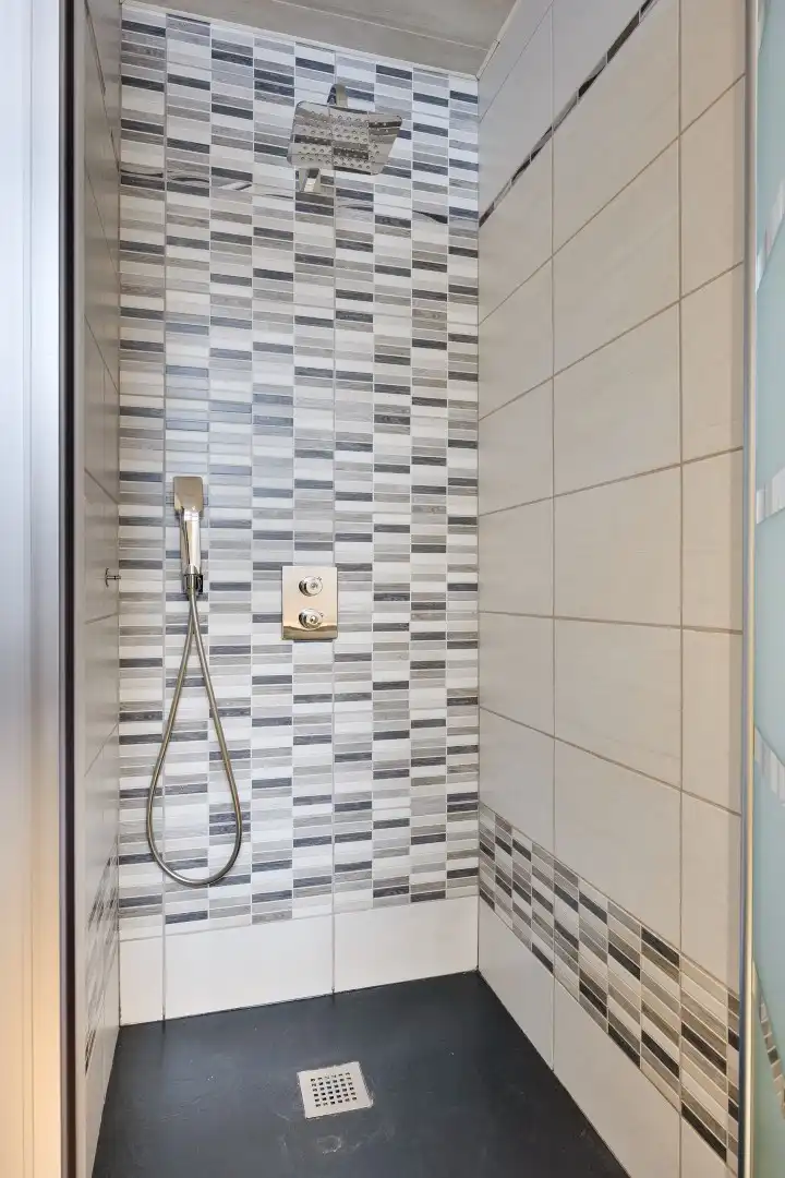 Rustig gelegen gezellige appartement met 2 slpks, terras en dubbele carport !  foto 14