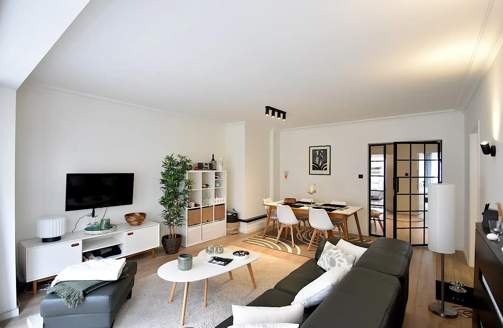  Residentie Zeegenot – Vernieuwd appartement op de eerste verdieping, op 15m van de Zeedijk foto 3