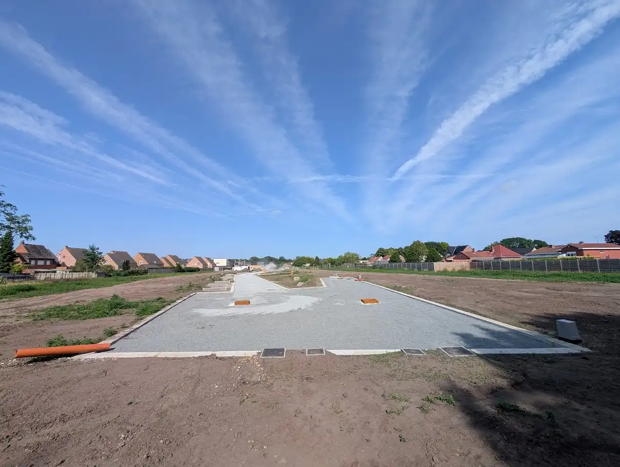 Laatste bouwgrond voor open bebouwing in nieuwe woonwijk foto 4