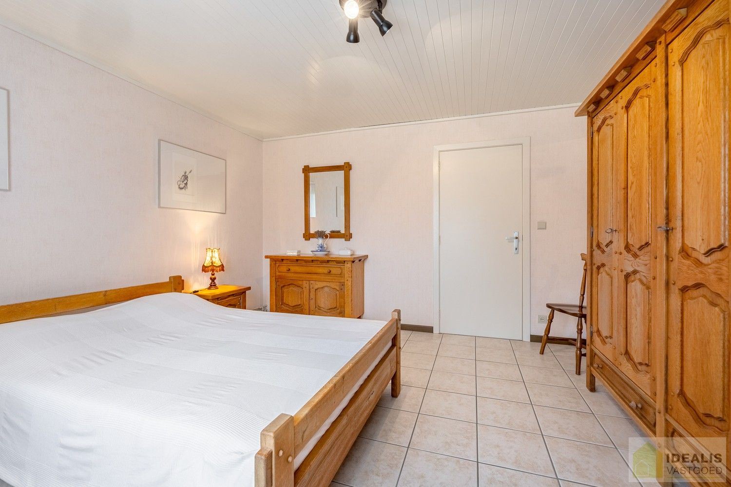 IDEALIS VASTGOED - INSTAPKLARE GEZINSWONING OP EEN RUSTIG PERCEEL VAN 6A 14CA MET 3 KNAPPE SLAAPKAMERS foto 21