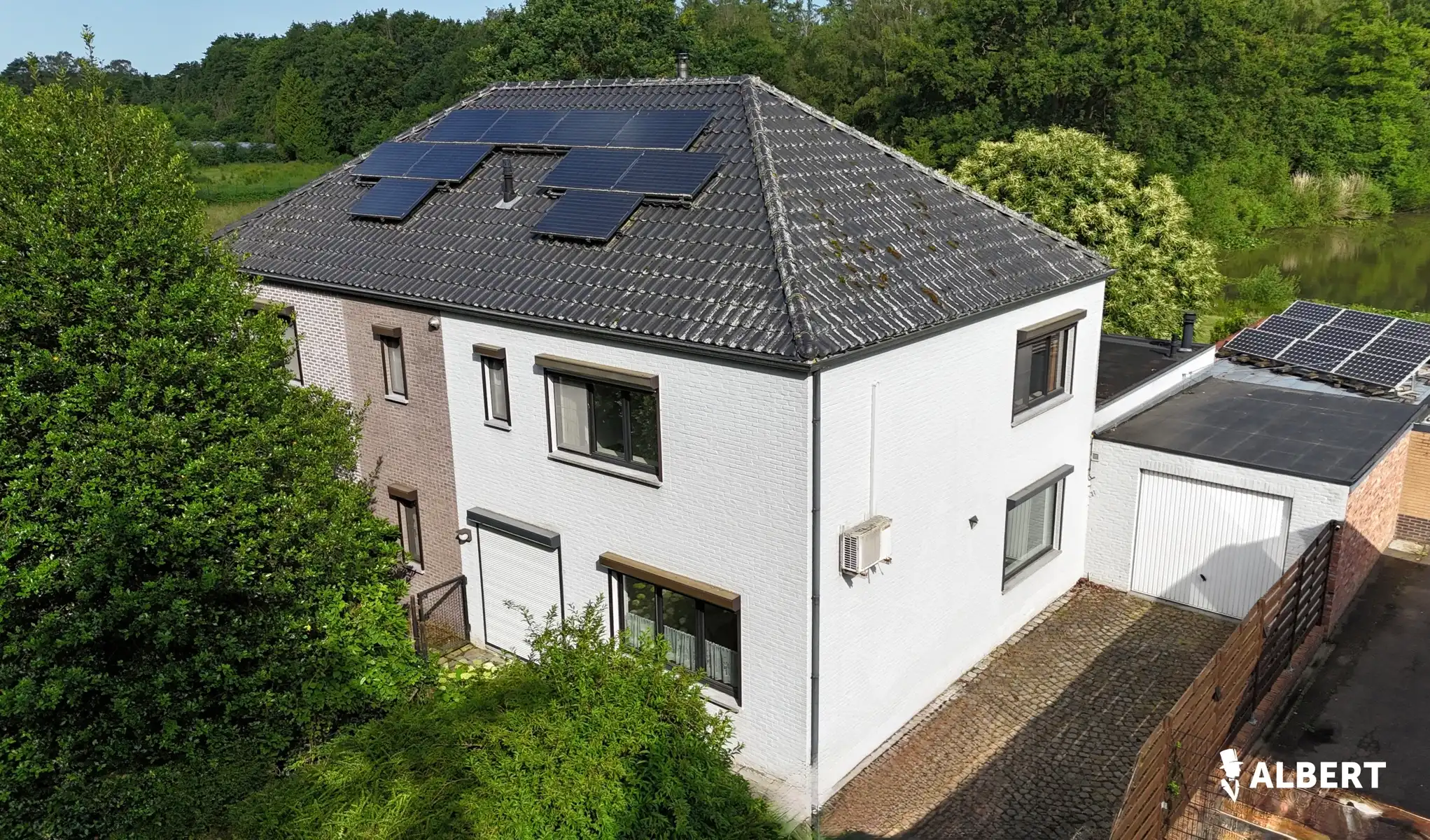 Exclusief landhuis met panoramisch zicht op vijver en bossen foto 6
