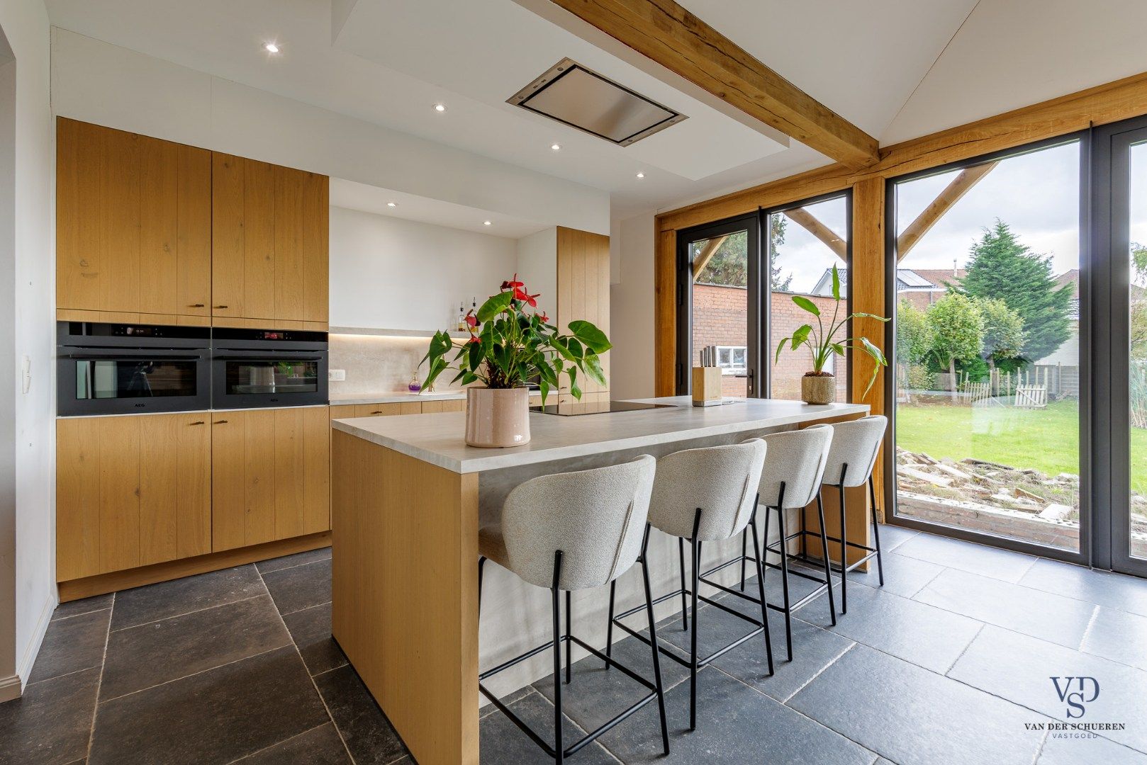 Charmant gerenoveerde villa met karakter en hedendaags comfort foto 14