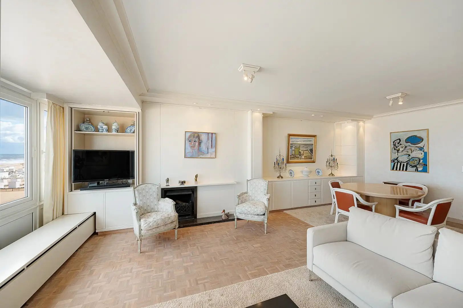 Appartement met frontaal zeezicht en een gevelbreedte van circa 6 meter, gelegen op een absolute toplocatie in het Zoute. foto 9