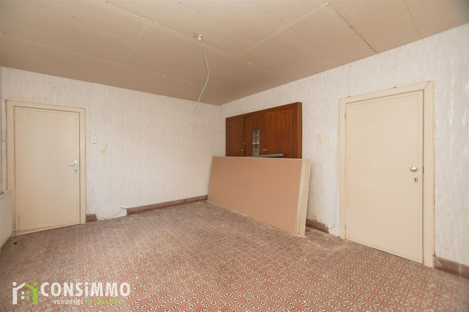 Te renoveren gezinswoning met loods en kantoorruimte op zichtlocatie in Sint-Truiden foto 17