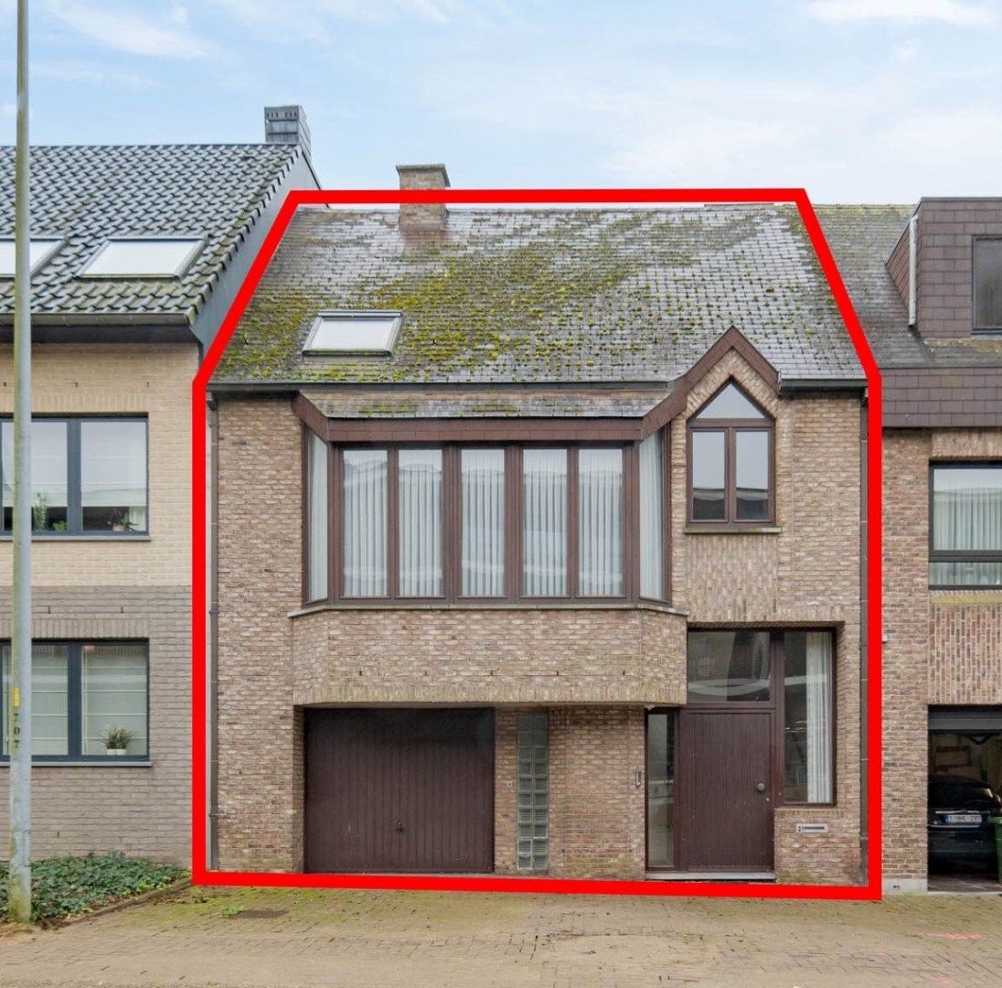 Op te frissen ruime energiezuinige bel-etagewoning met patio en terras op unieke locatie, massa's mogelijkheden. foto 2