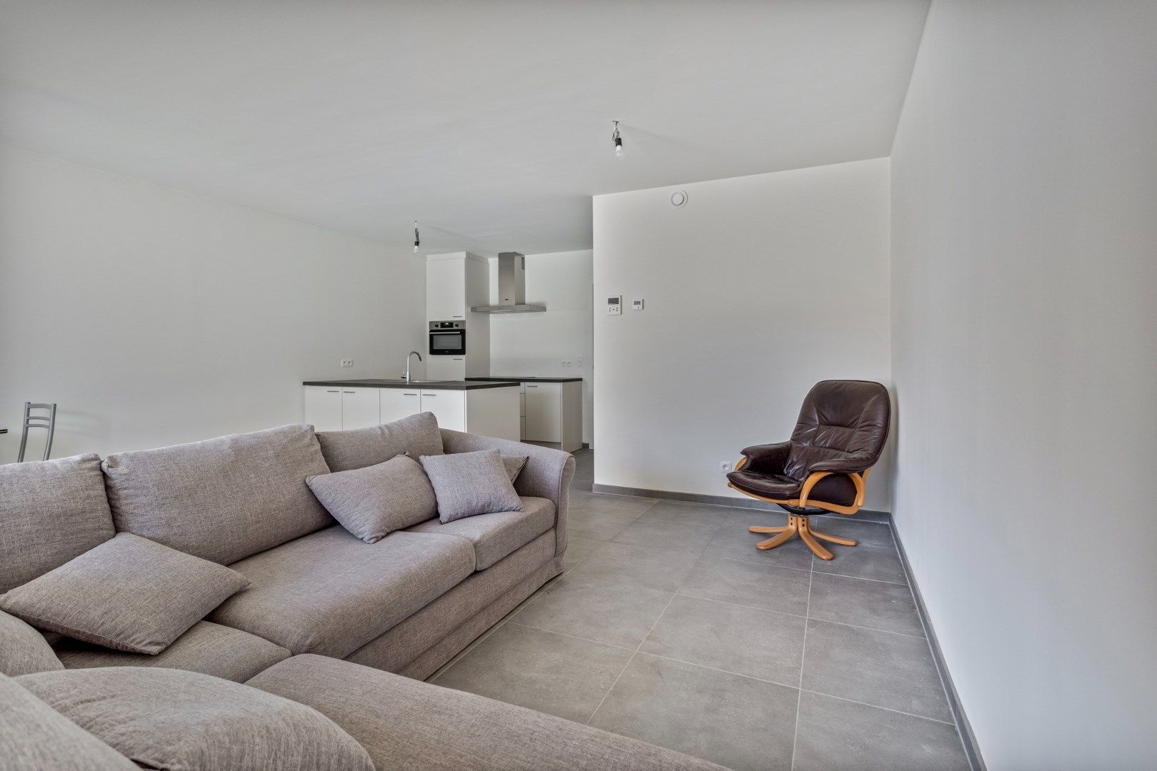 Recent appartement met 1 slpk en gezellig tuintje op wandelafstand van het centrum !  foto 2