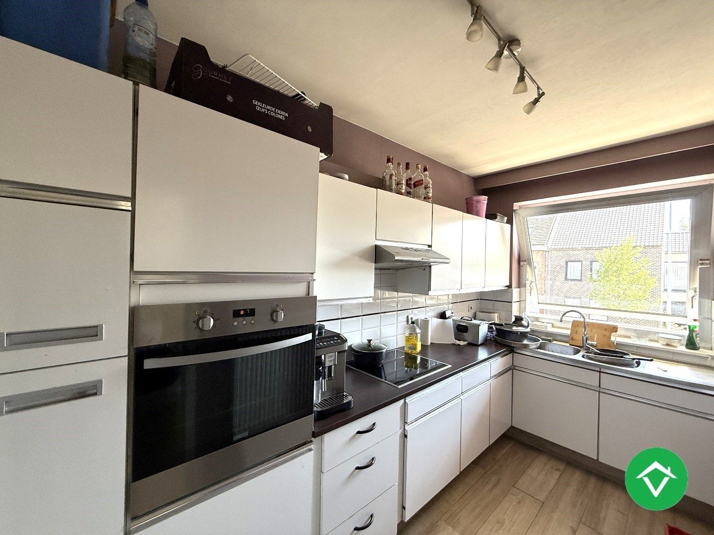 Centraal gelegen appartement met 2 slaapkamers en garage te Roeselare foto 6