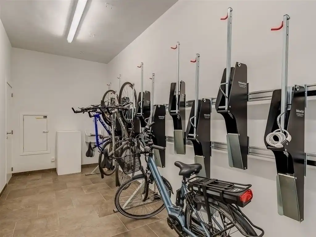 Appartement met terras en zicht op het water foto 12