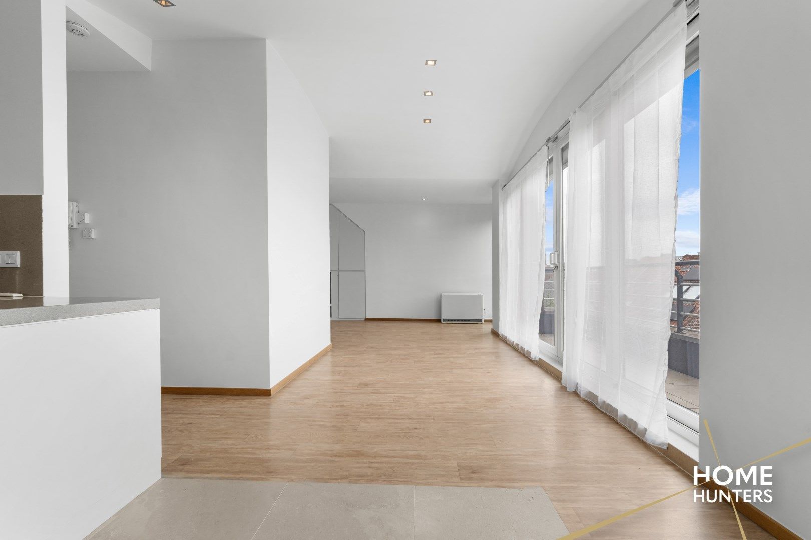 Instapklaar appartement met zonnig terras op toplocatie in Ieper foto 7