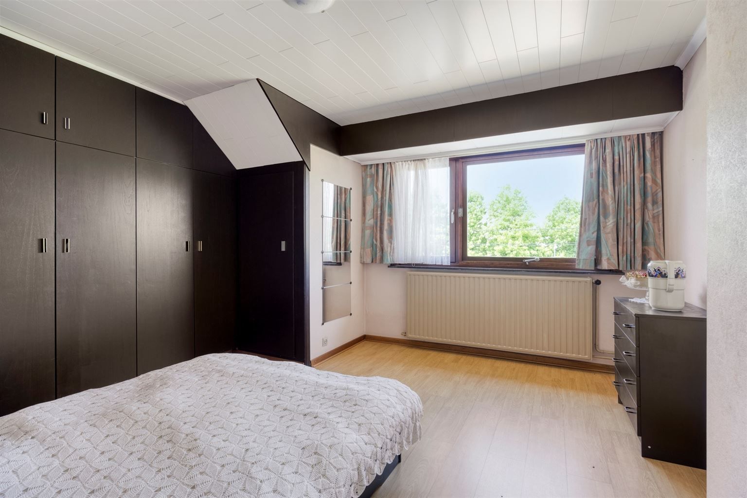 Vrijstaande woning met 4 slaapkamers, ruime tuin en garage op een riant perceel van 9a99ca, rustig gelegen nabij het centrum van Maaseik.  foto 25