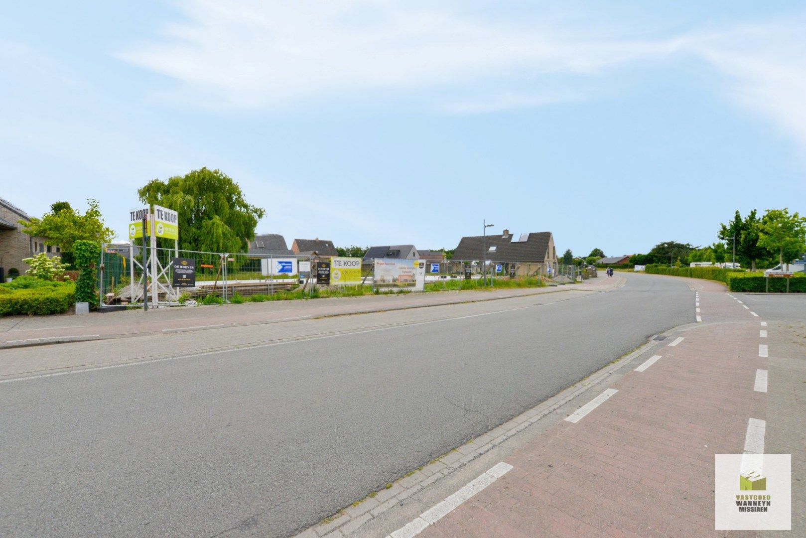 Tijdloze halfopen nieuwbouwwoning met 3 slaapkamers + gelijkvloerse slaapkamer op 428 m2 foto 3