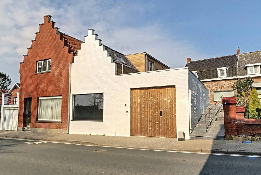 Instapklare en gerenoveerde woning te koop in Anzegem foto {{pictureIndex}}