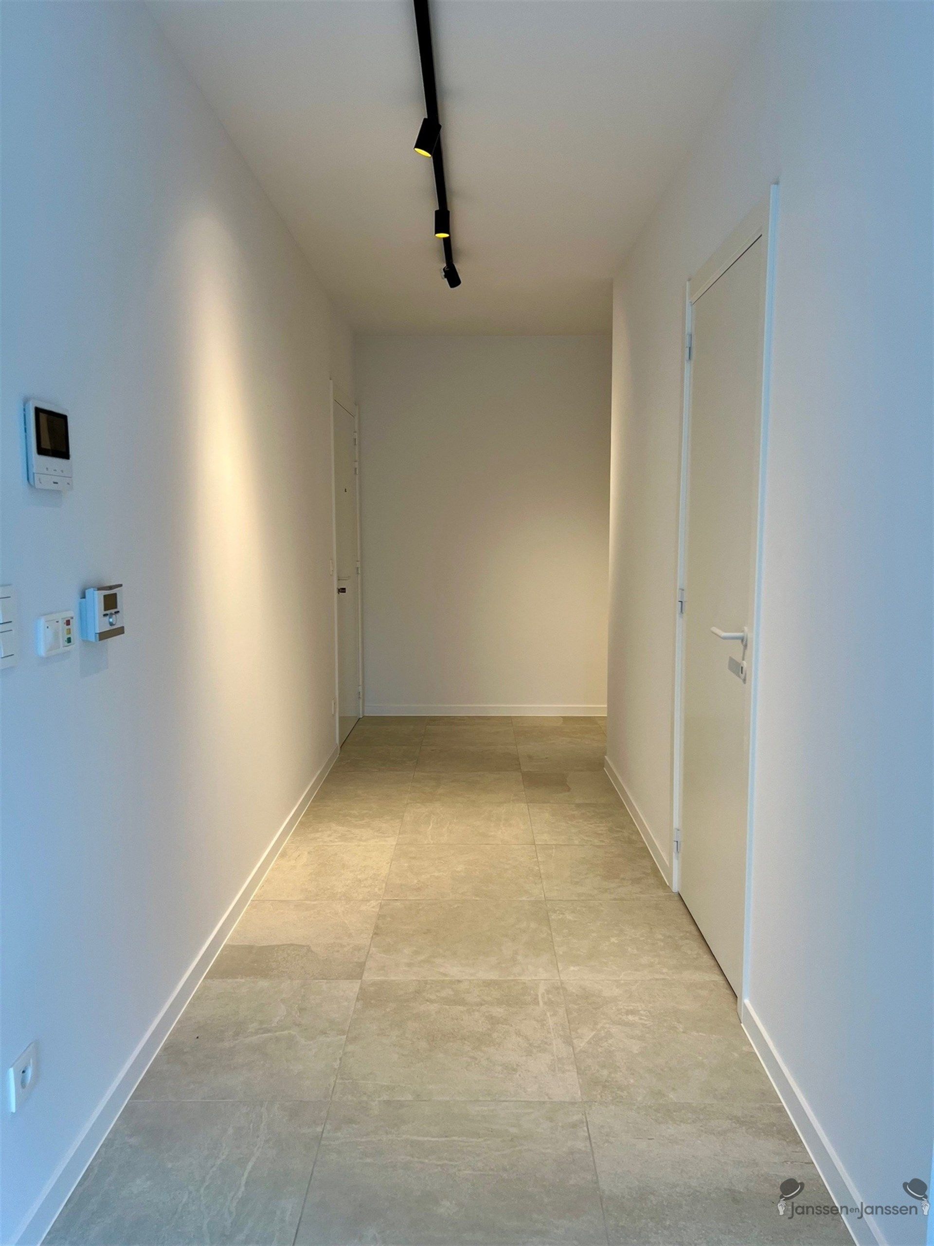 Assistentiewoning op de 1ste verdieping met terras foto 13