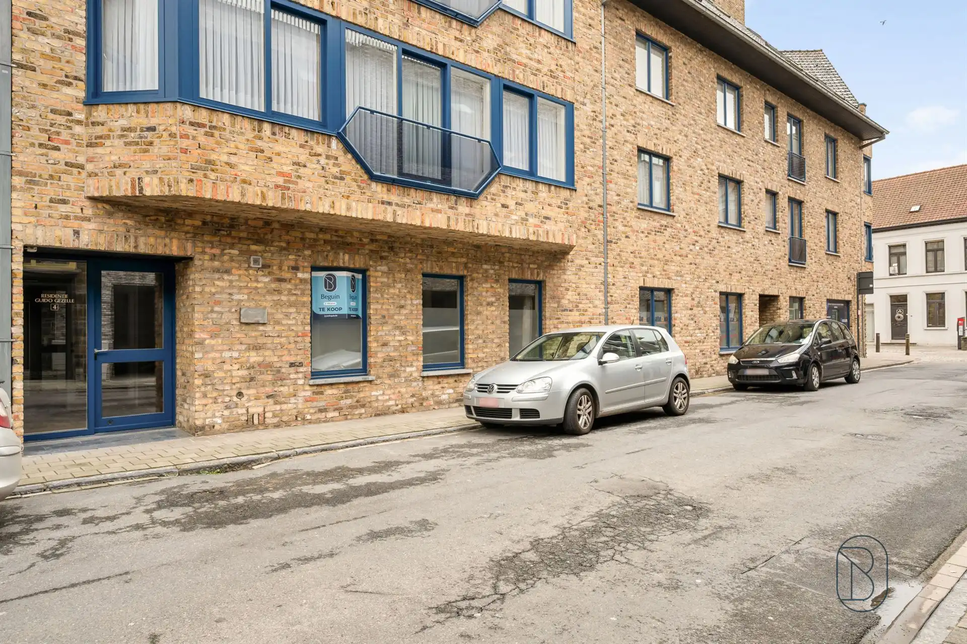 Topgelegen mogelijks groot appartement met veel potentieel! foto 11