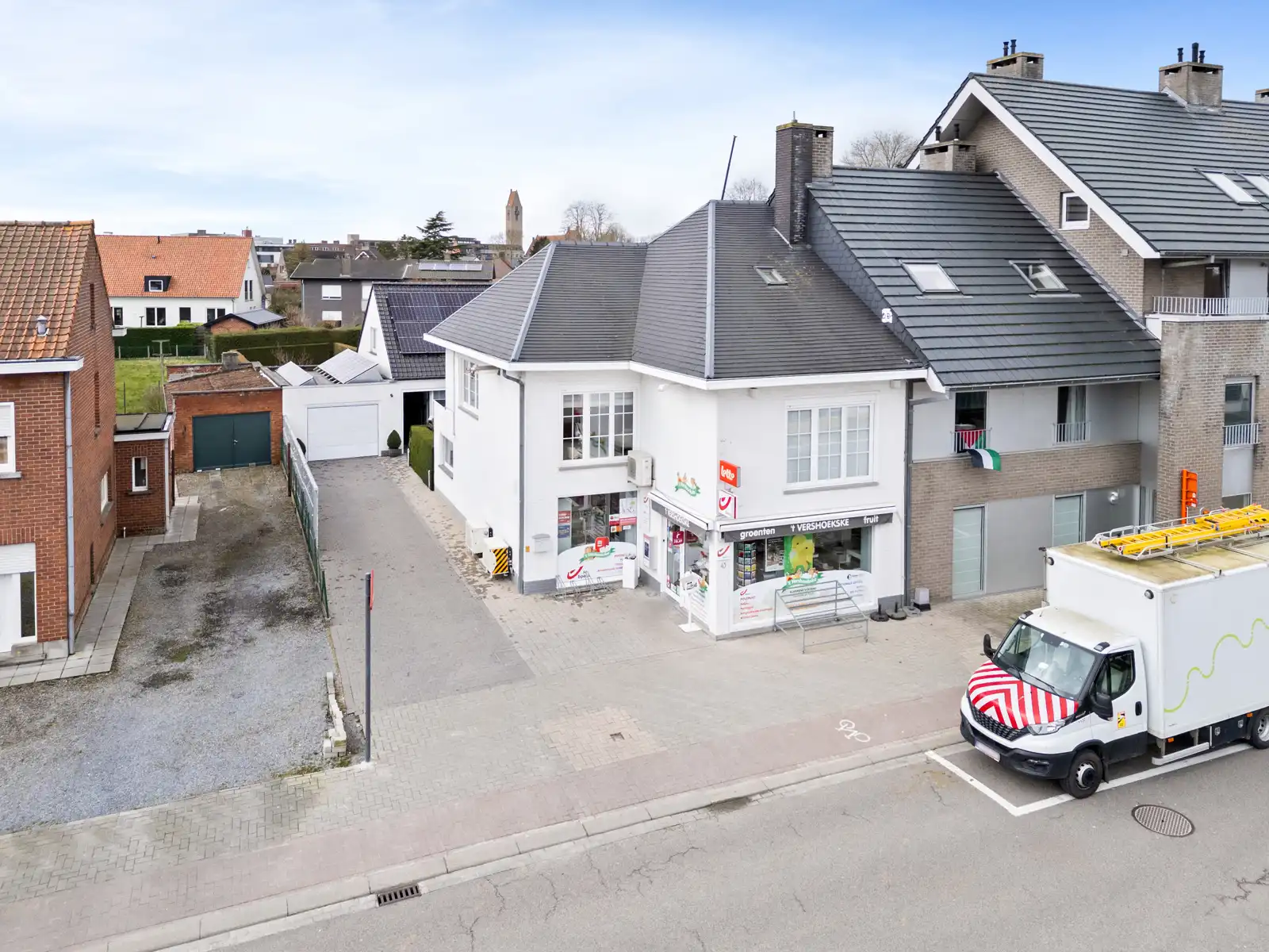 Centraal gelegen uitstekend onderhouden eigendom  foto 19