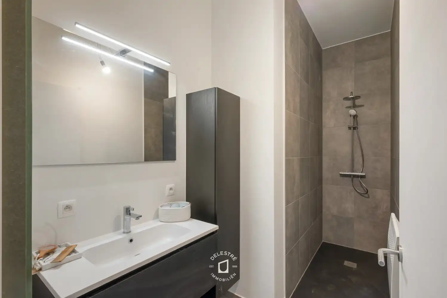 BEN APP. BOTANIKKEN HOF MET GROOT TERRAS, sterke investering op topligging foto 11