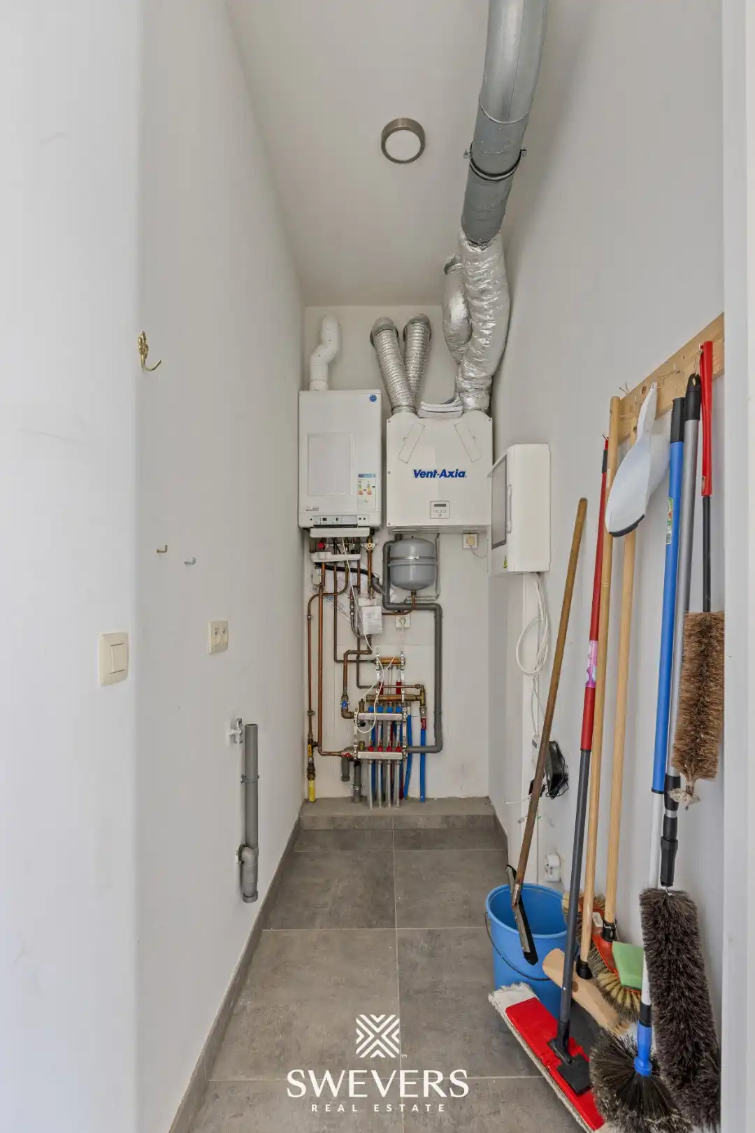 Instapklare serviceflat met professionele uitbating door Ocura, terras, private berging en ondergrondse parking foto 12