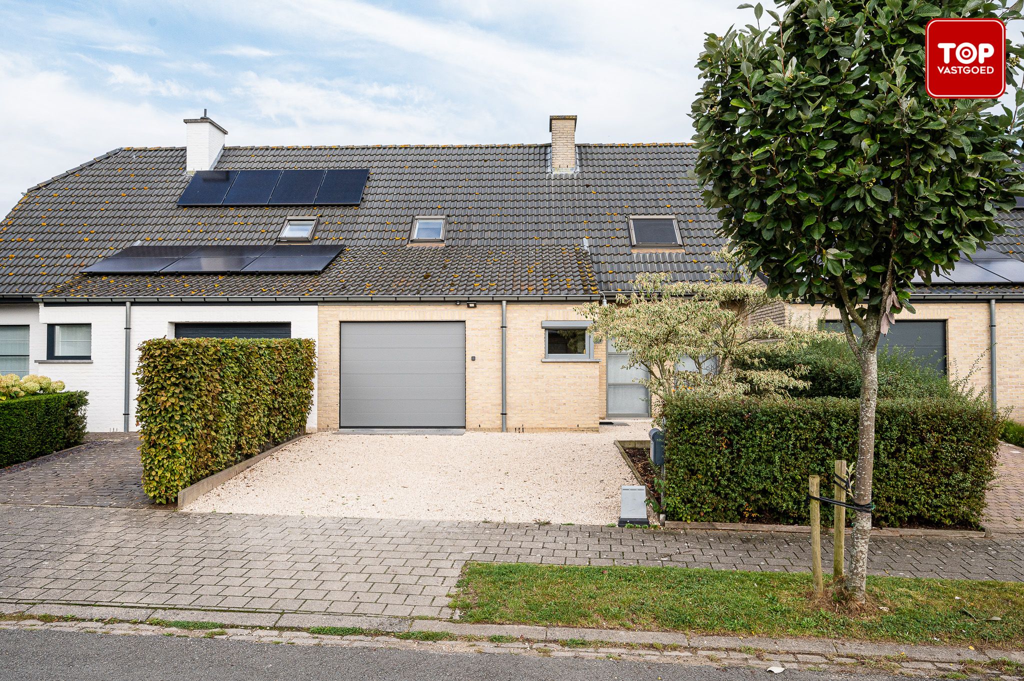 Instapklare gezinswoning met een garage en een prachtige groene Tuin foto 27