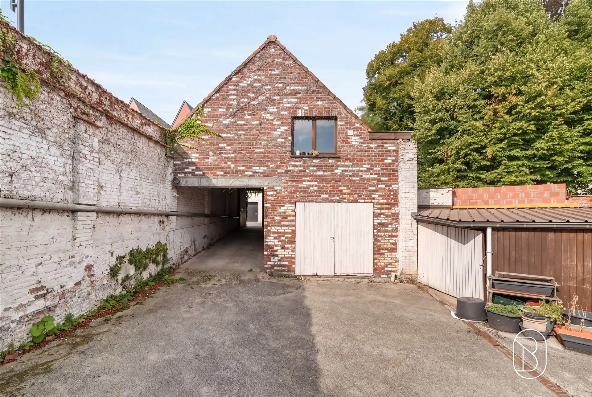 TOPgelegen project: herenwoning, garages, woonst en app. foto 8