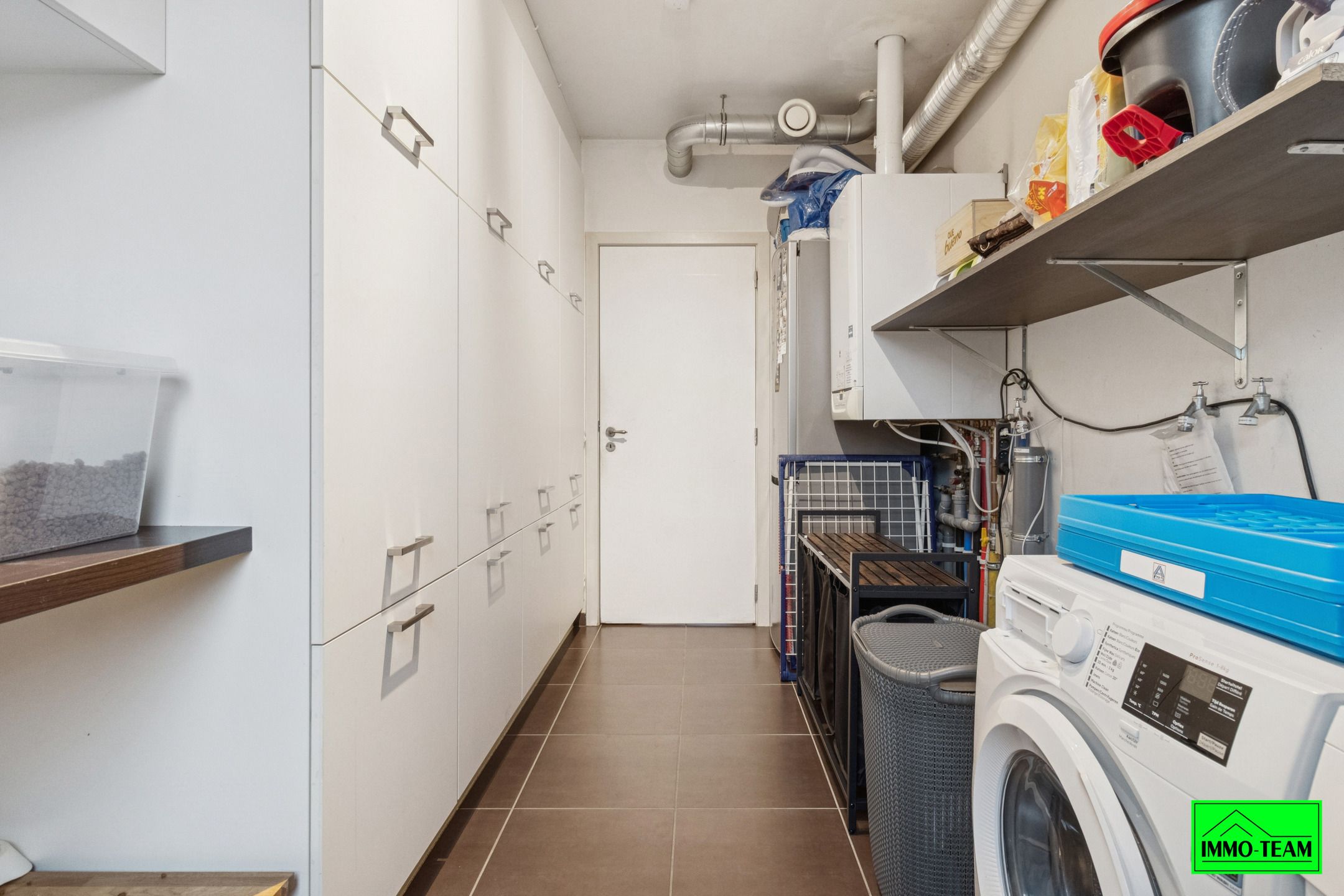 Gezellige  2-gevelwoning met 3 slks, tuin en garage foto 10