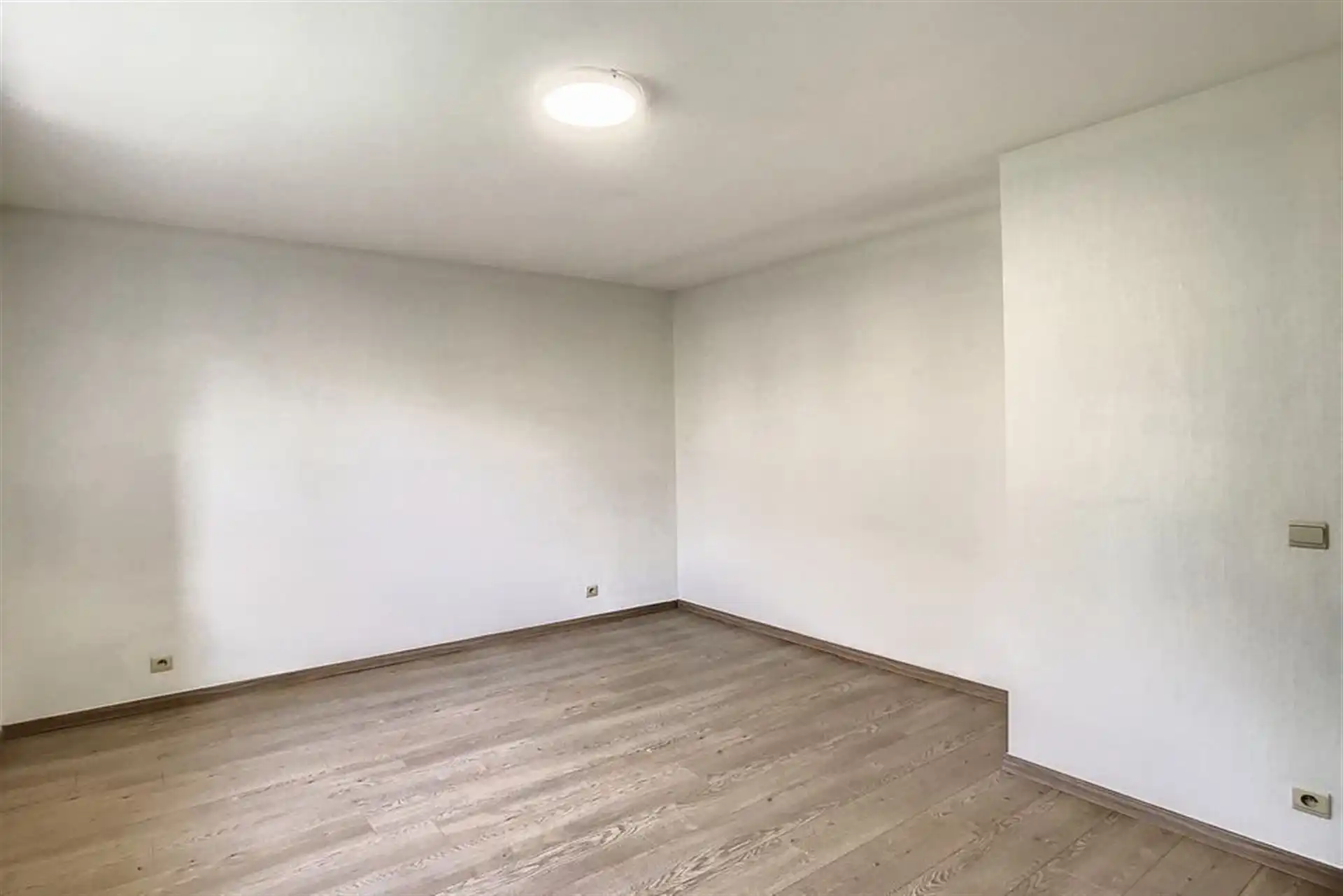 Villa met mooie tuin in rustige straat foto 23