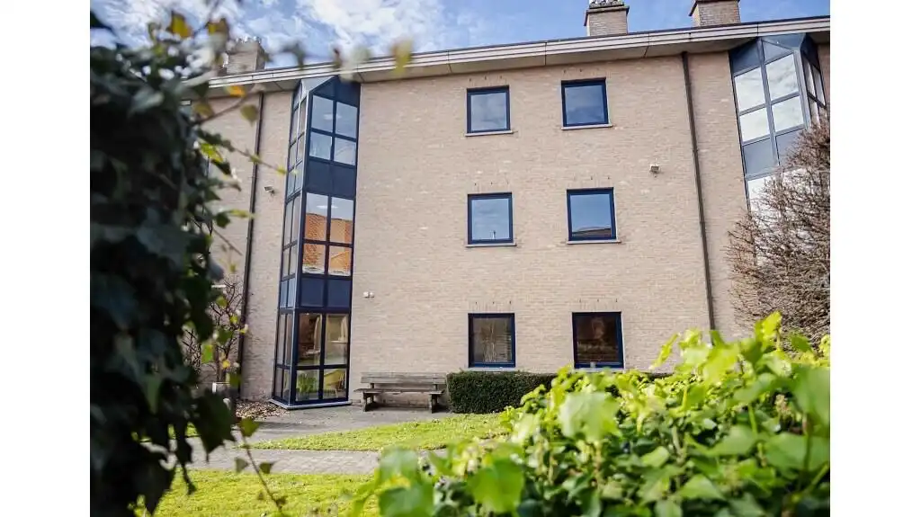 Ruime assistentiewoning met 1 slaapkamer te huur in Aartrijke Zedelgem foto 14