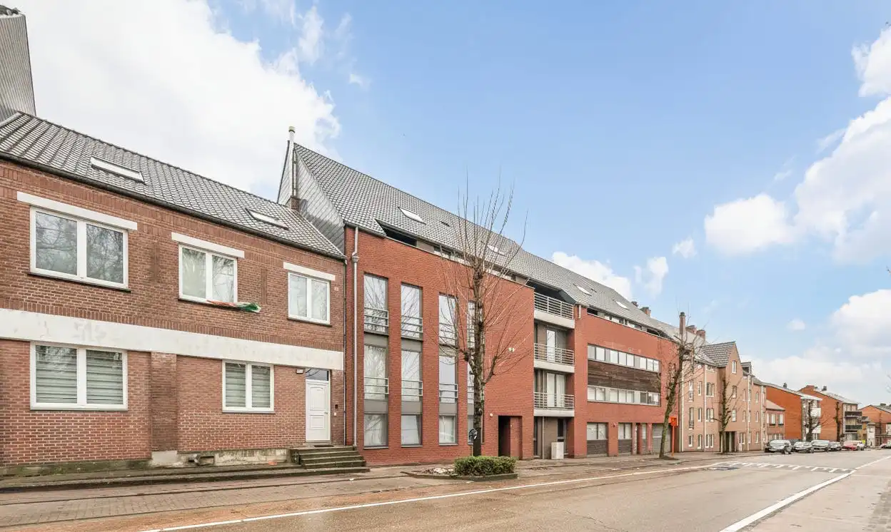 Lichtrijk & instapklaar duplex-appartement nabij Genk-Centrum foto 22