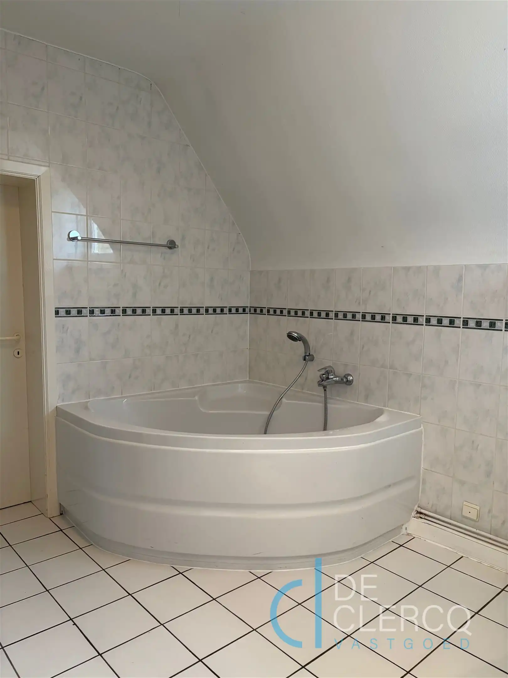 Grote landelijke woning te huur met prachtige tuin en weide! foto 16