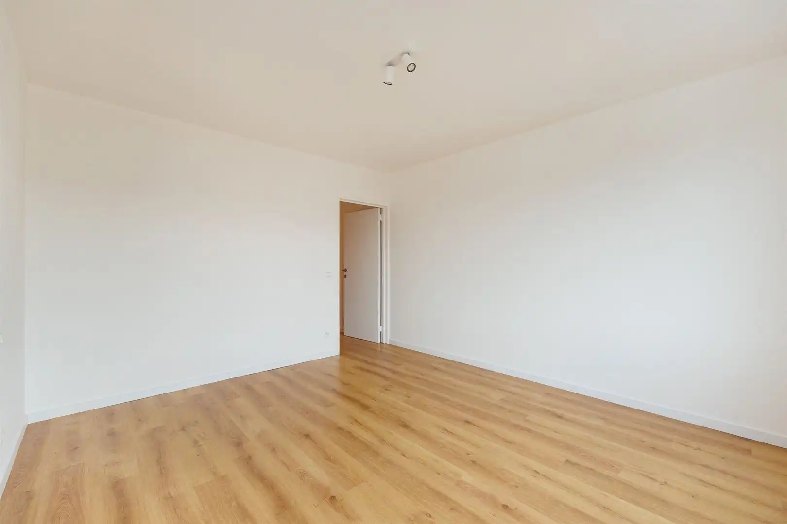 EPC B! Prachtig gerenoveerd appartement in doodlopende straat zonder bovenburen foto 23