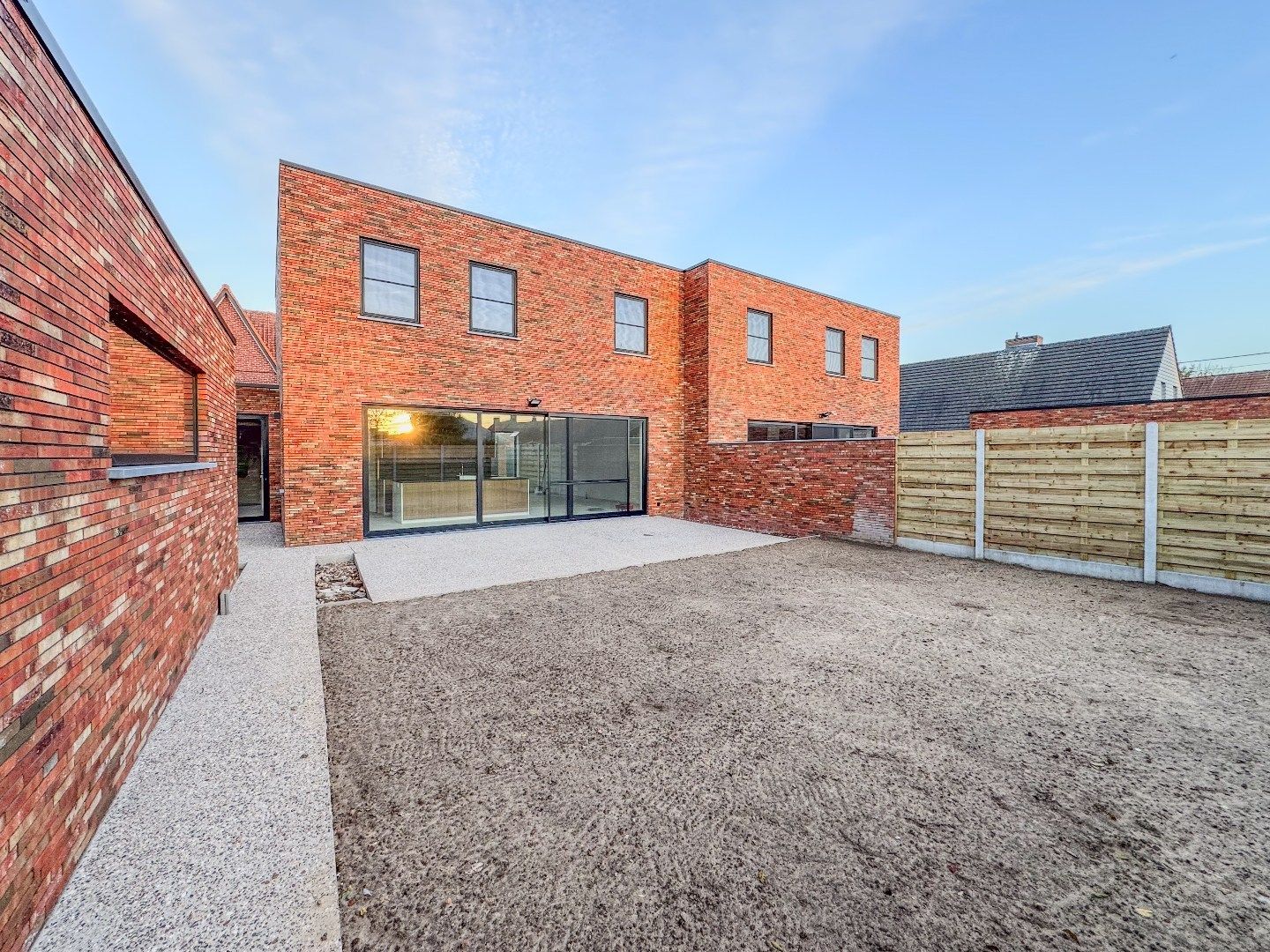 Energiezuinige nieuwbouwwoning met 3 slaapkamers, ruime garage en tuin. foto 20