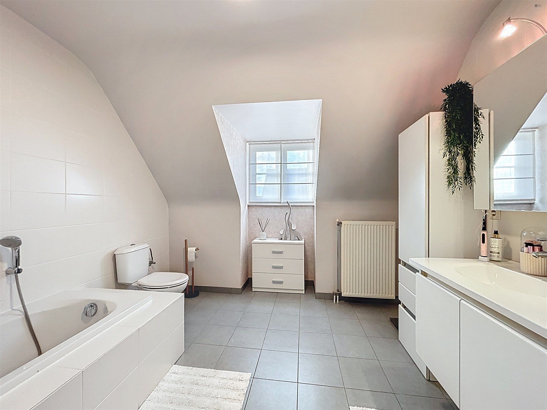 Open bebouwing met 3 slaapkamers en garage op perceel van 644m² foto 17