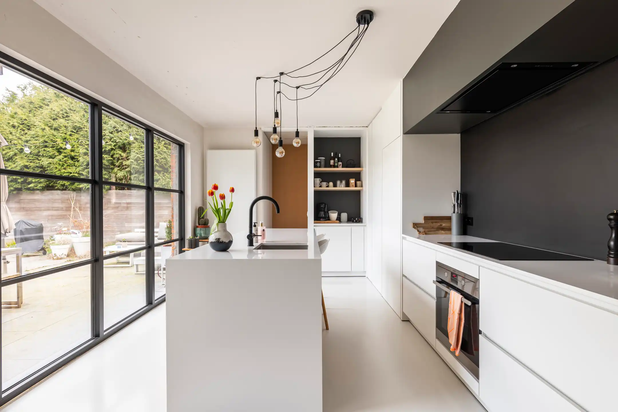 Instapklare, rustig gelegen woning met zwembad op 712m² foto 8