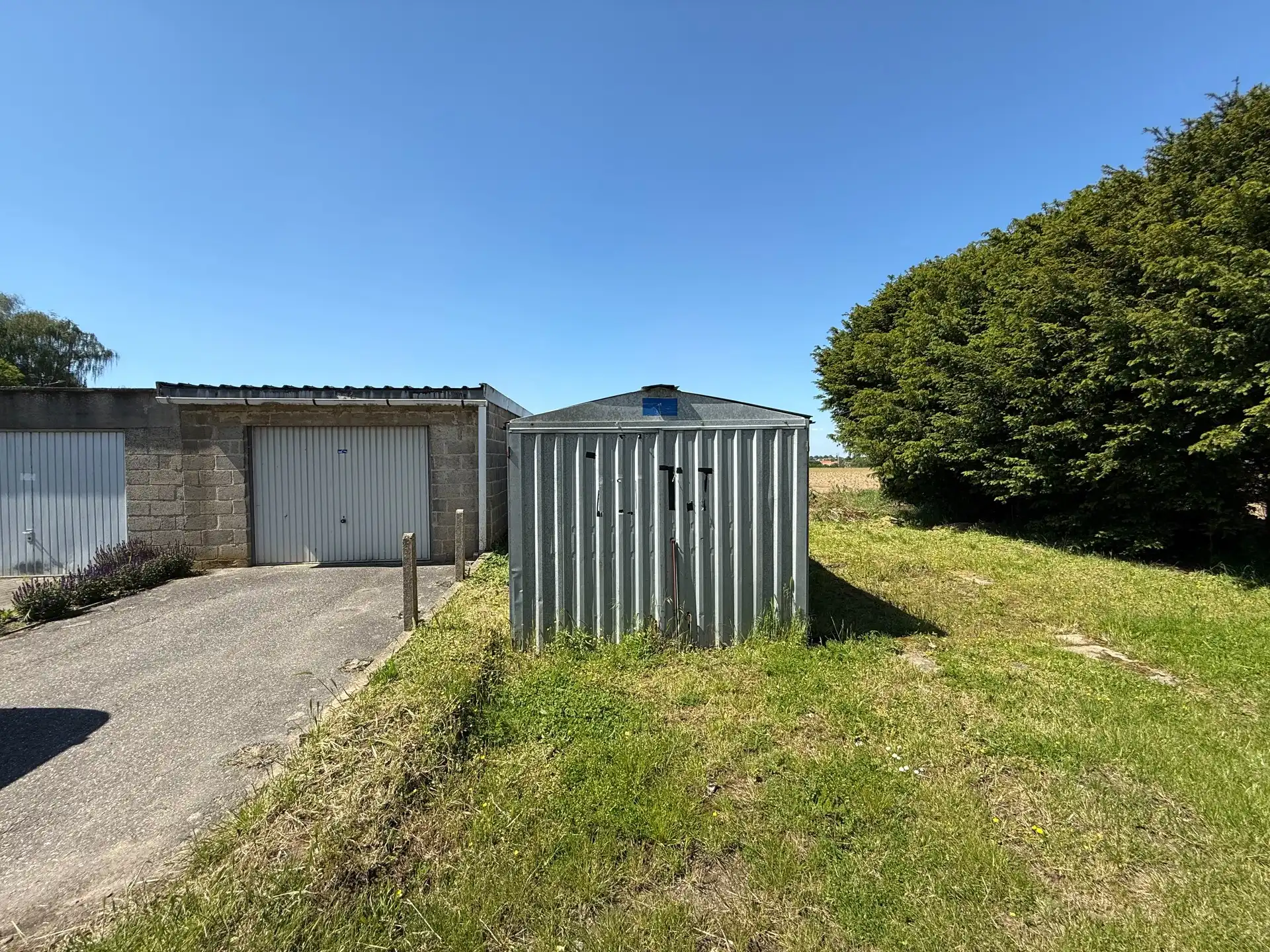 Landelijk gelegen renovatiewoning met prachtig uitzicht over de velden foto 36