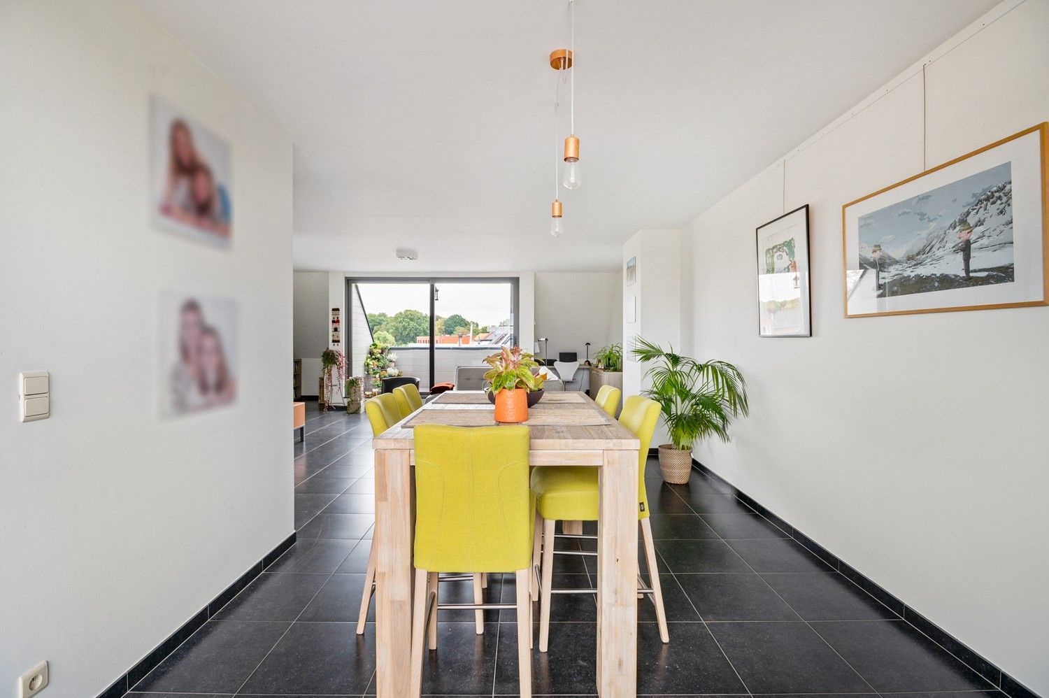 Ruim duplexappartement met 2 slaapkamers op toplocatie te Lint foto 7